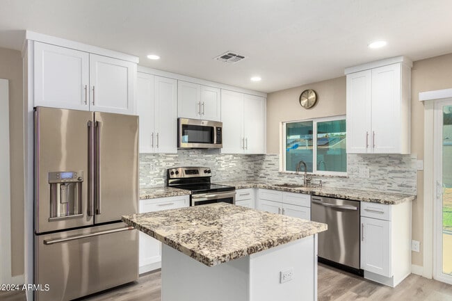Photo - 1602 W Rockwood Dr