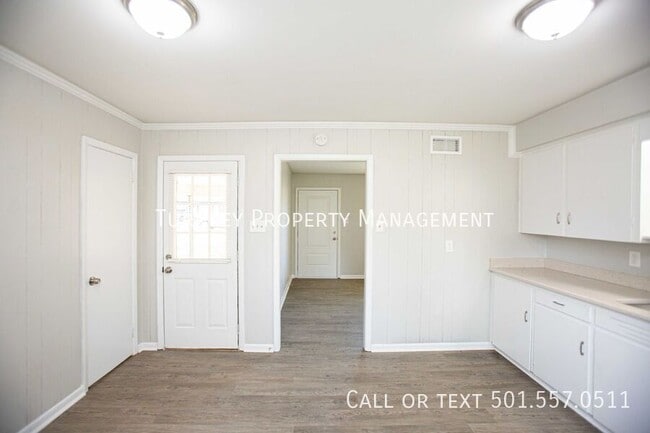 Photo - 5205 Wycliffe Dr