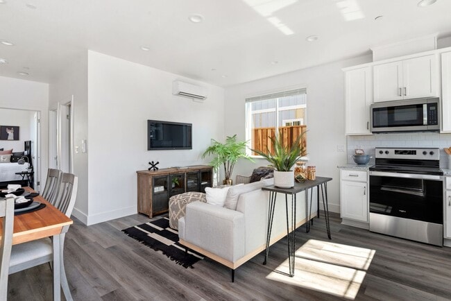 Photo - Coming soon! Lower unit 2 bed 1 bath with ...