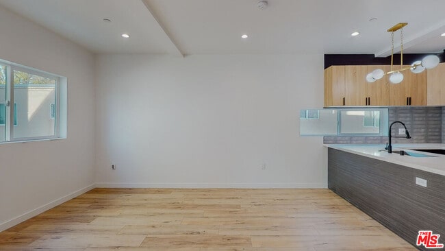 Photo - 16012 Cantlay St