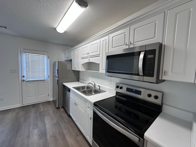 Photo - 531 Edgecliff Ln