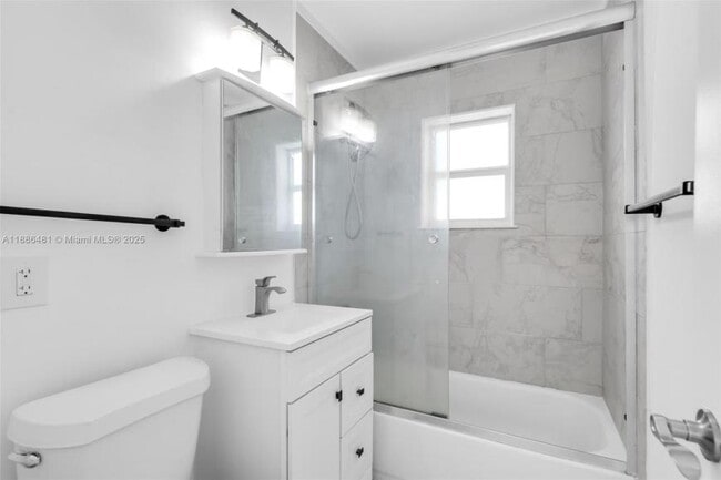 Photo - 3 bedroom in Hollywood FL 33020