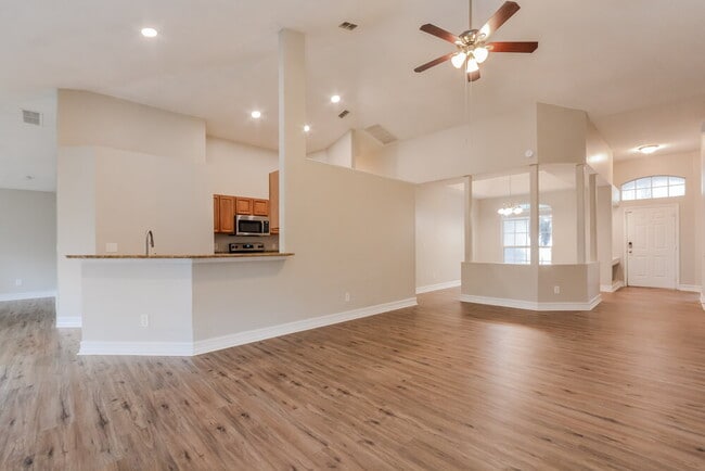 Photo - 2082 Petit Ct