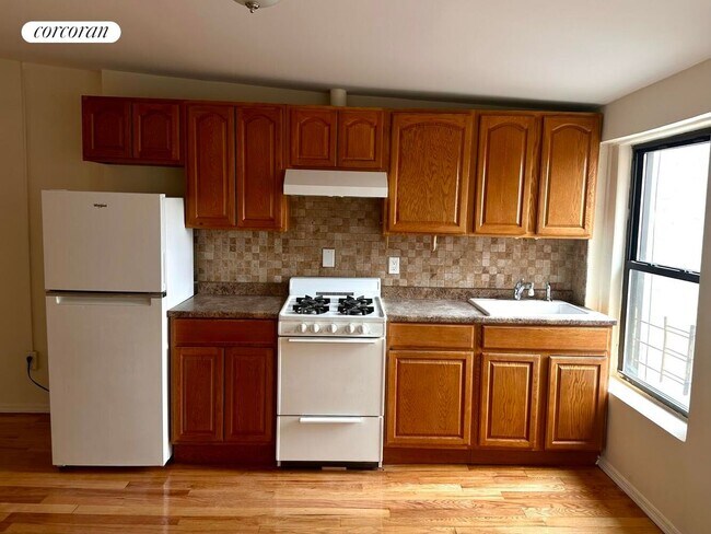 Building Photo - 42 Woodhull St