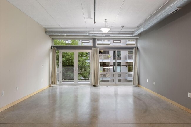 Photo - 710 N 4th St