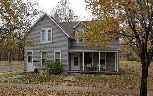 Photo - 326 2nd Ave NE