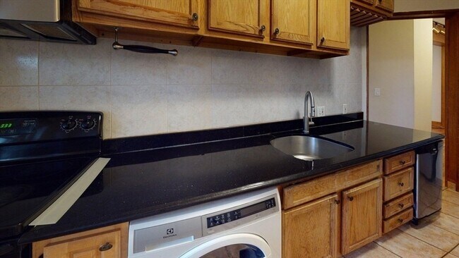 Photo - 17 Green St Unit 4