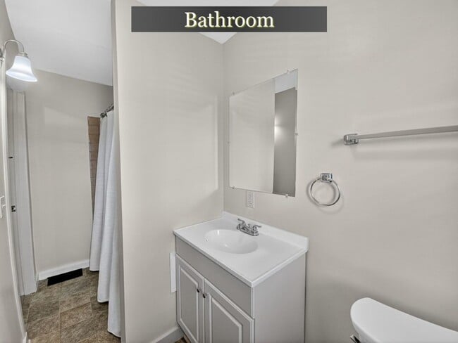 Photo - RF: 1157-1159 E. Main Unit #2