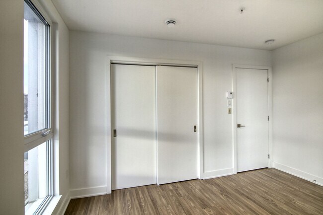 Photo - 9675 Av. Papineau Unit 403