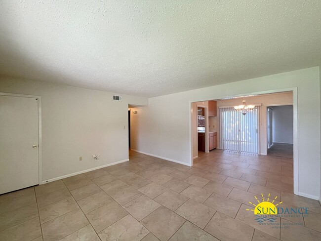 Photo - 11 Oak Ln