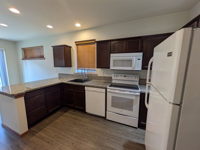 Photo - MOVE IN SPECIAL! 2 Bedrooms, 1.5 Bath Sing... Unit 4103 A