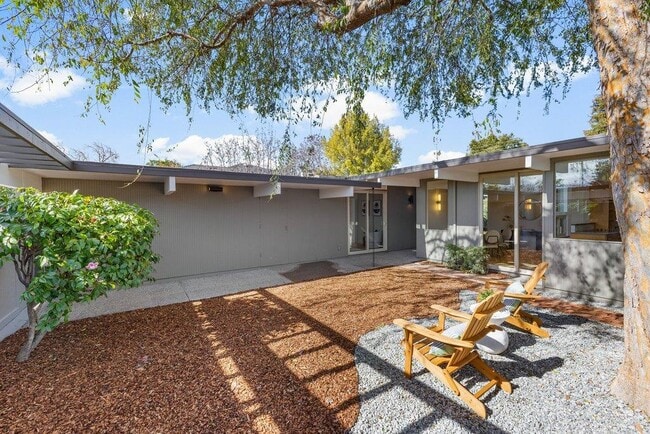 Photo - 729 Stendhal Ln