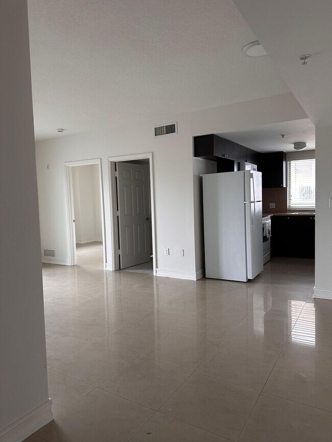 Vista del Rio Apartments