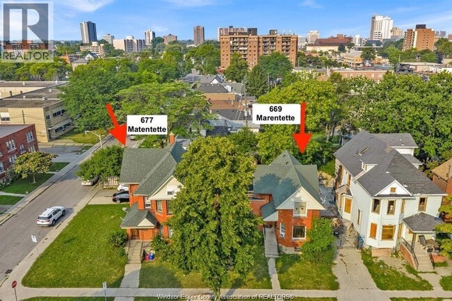 Photo - 669 Marentette Ave
