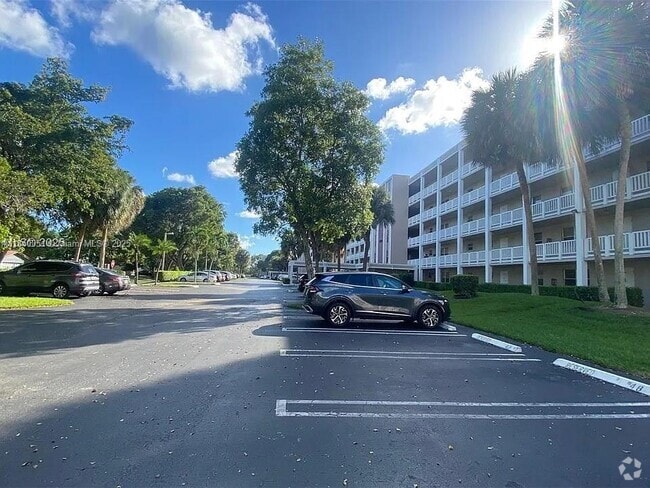 Building Photo - 1200 NW 87th Ave Unit 410 Rental