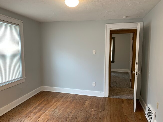 Photo - 720 Roselawn Ave