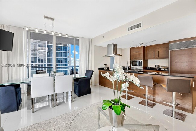 Photo - 485 Brickell Ave Unit 3602