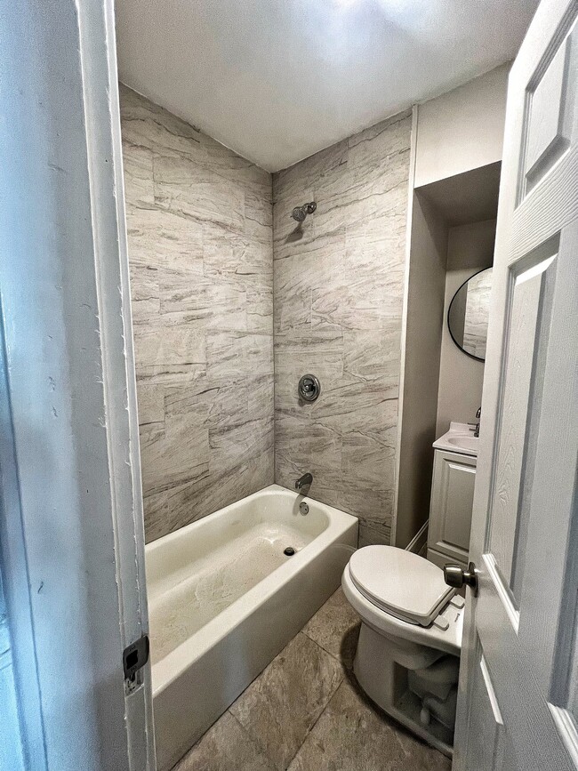 Photo - 237 Cowden St Unidad 2 R