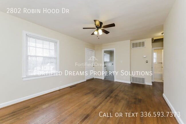 Photo - 2802 Robin Hood Dr