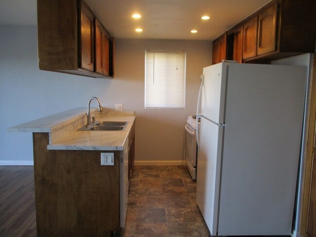 Photo - Desirable & Spacious Pt Loma Fully Updated 1 BDR 1 BA Apartment Unidad 14