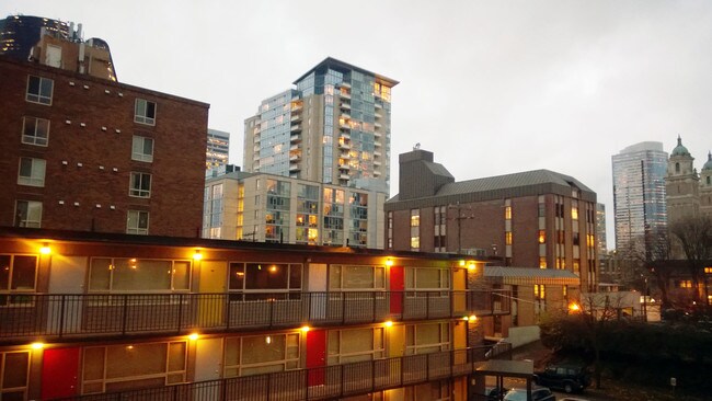Photo - Starlight Apartments