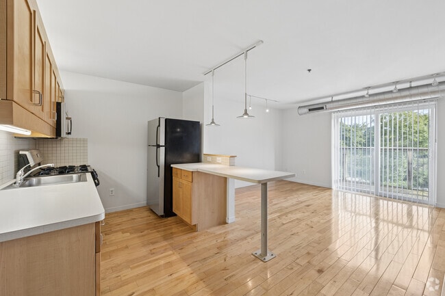 1BR, 1BA - 535SF - Kitchen and Living Room