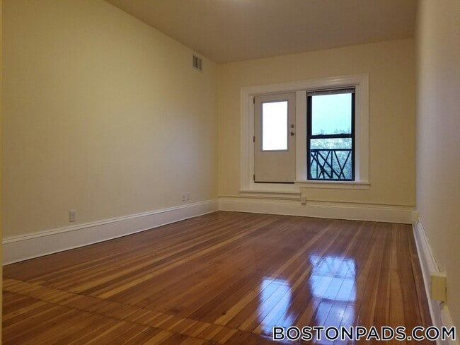Photo - 1463 Beacon St Unit 24