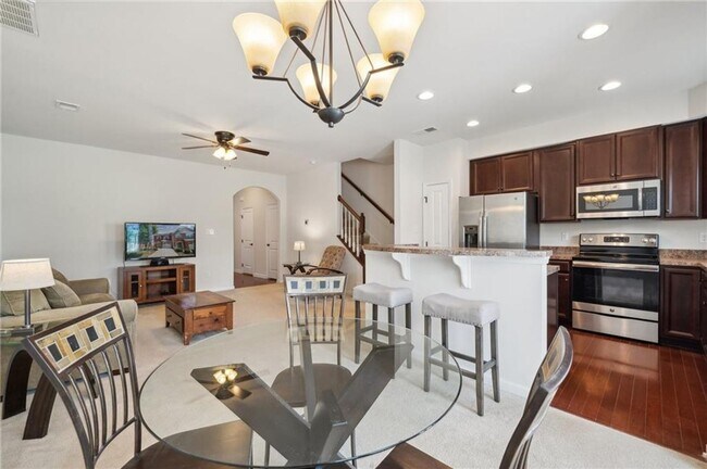 8957 Ringview Dr