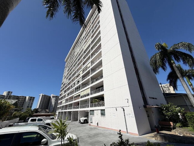 Building Photo - To register for the showing time below, note the 4 digit code: 3864 and click "APPLY NOW."(mobile...