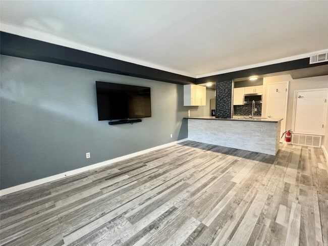 Photo - 829 Wax Myrtle Ln