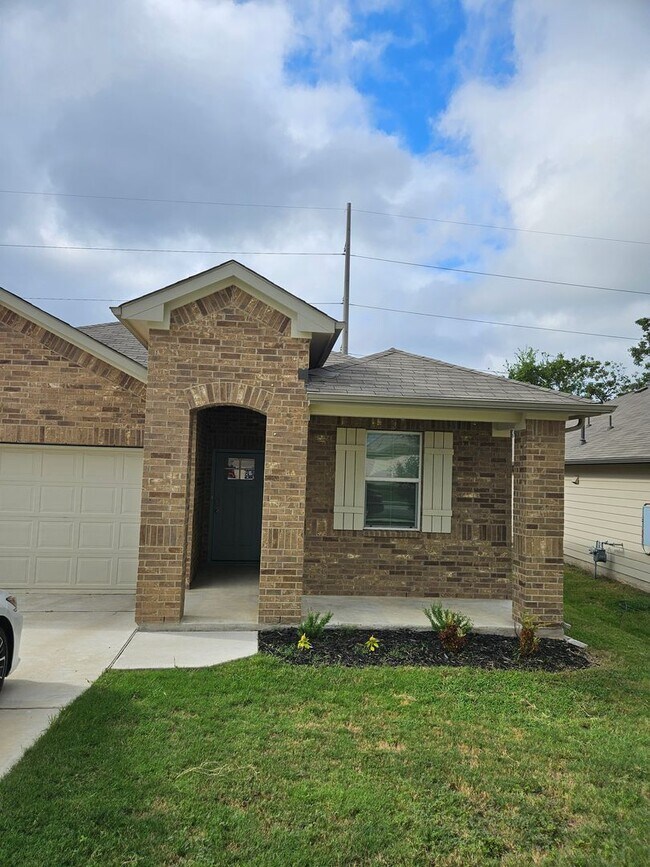 Photo - 4-Bedroom Home for Lease – Hutto, TX