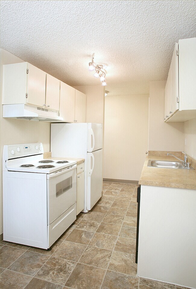 Hill Crest Apartments