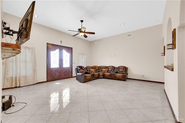 Photo - 20 Carpintero St