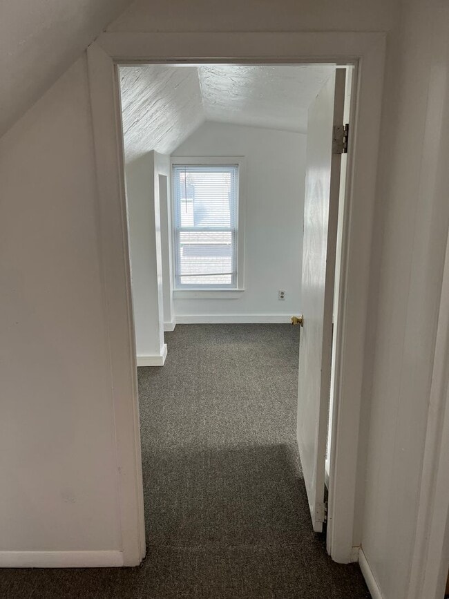 Photo - Sunny, Clean, Quiet 2 bedroom 1 bath 2nd floor apartment