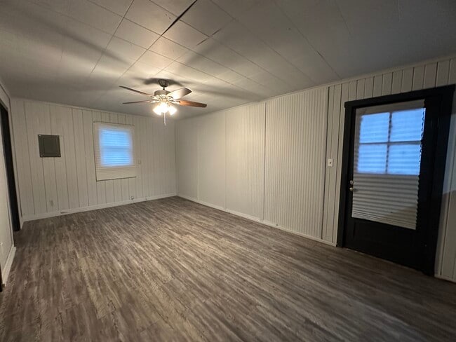 Photo - 717 Sheridan St