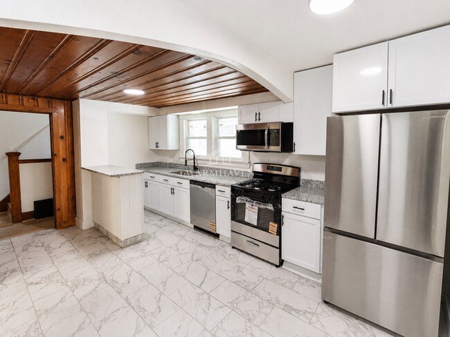Photo - 2078 18th St SW