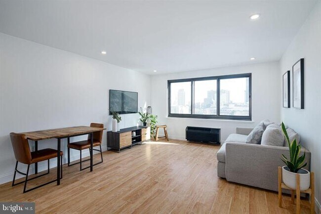 Photo - 2201 Cherry St Unit PH4