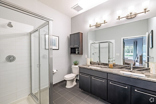 2BD, 2BA - 1000SF - Bathroom