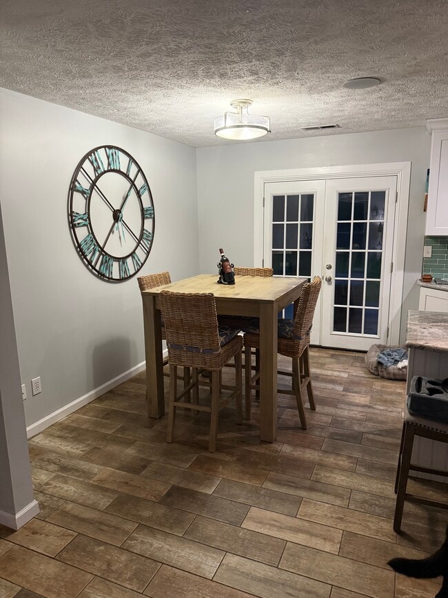 Dining Area - 7217 Quail Woods Rd