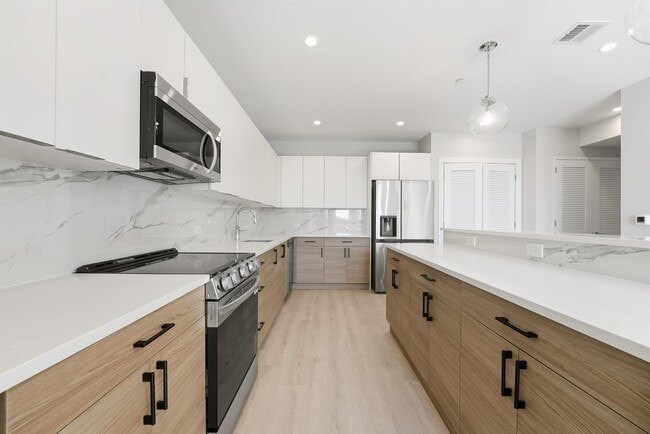 Building Photo - 40 Center St Unit 505