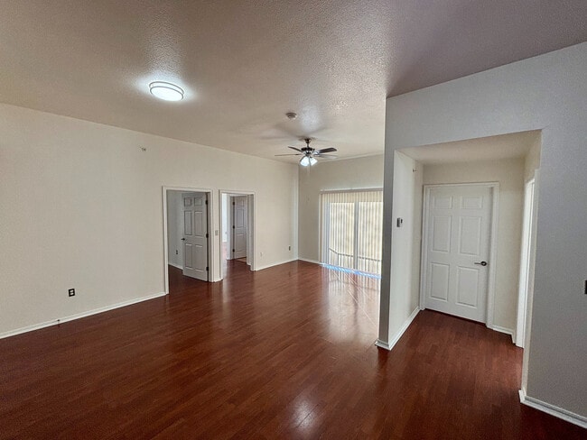 Living Room - 715 Monnett