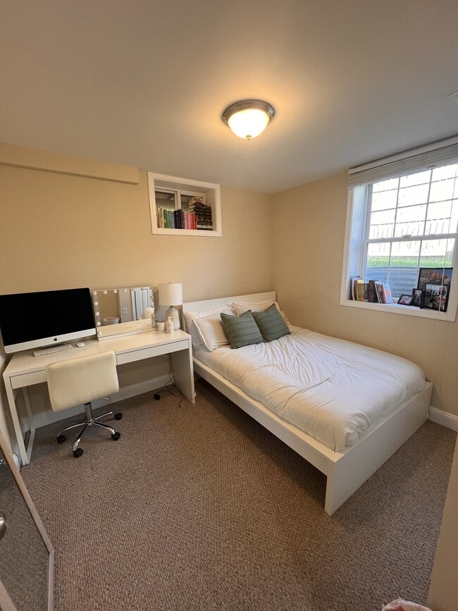 Building Photo - 9210 Rhode Island Ave