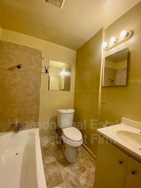 Photo - 224 Adair St