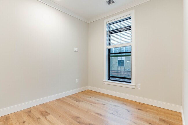 Photo - 159 Everett St Unit 303