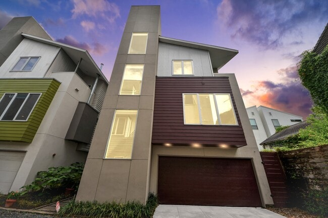 Building Photo - 1823 Southmore Blvd