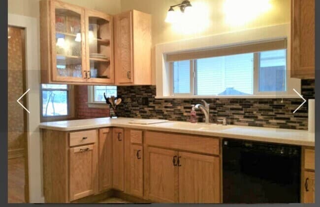Photo - 744 N 2nd St
