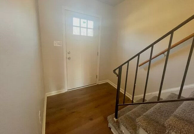 Photo - 71 W County St