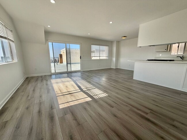 Photo - 520 Manhattan Ave Unidad D