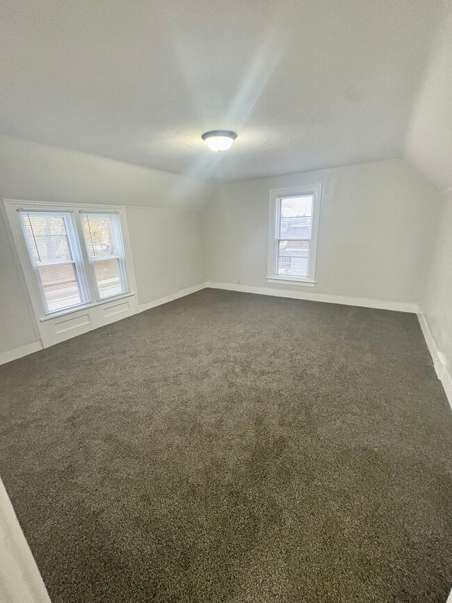 Photo - 700 W Lincoln Ave