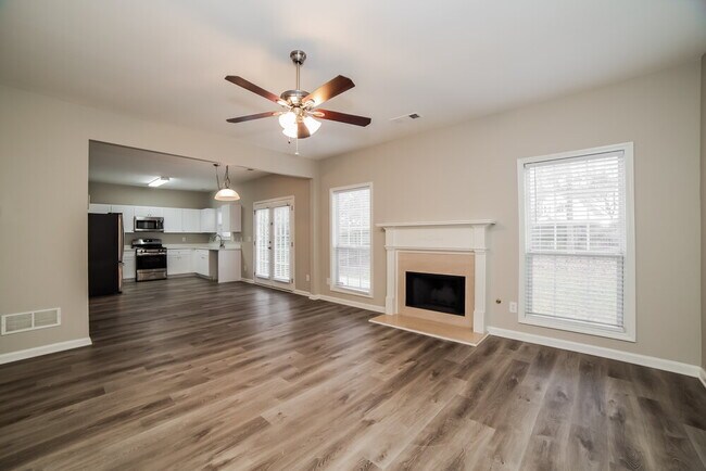 Photo - 1610 Silver Oak Dr